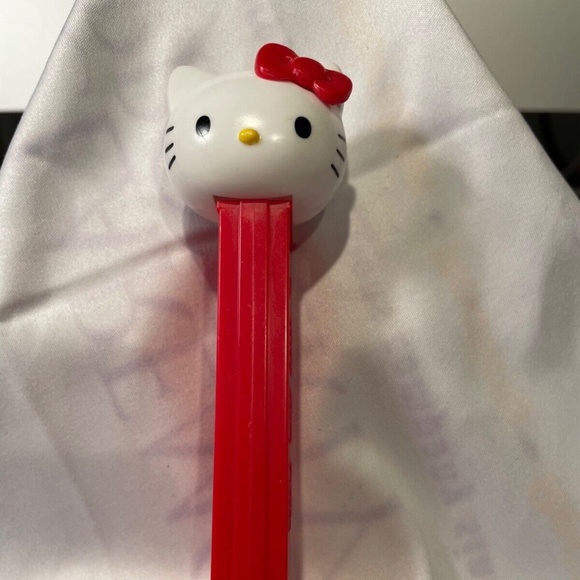 Pez Pets Hello Kitty Dispenser Unwrapped - Picture 1 of 5
